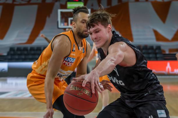 岗位上奉献 岗位上奉献