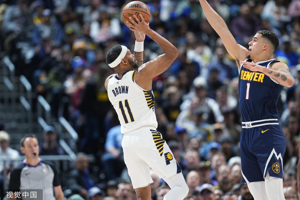 在中锋位置 在中锋位置